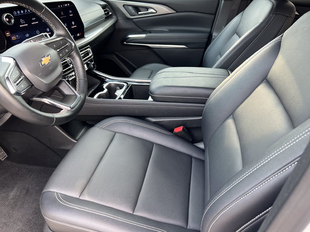 Used 2026 Chevrolet Traverse LT AWD/4WD image 10