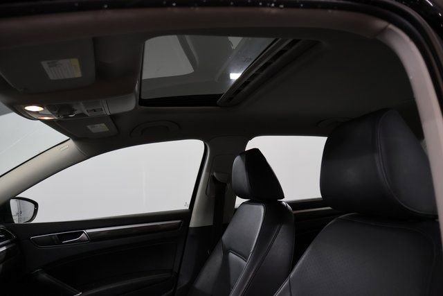 Used 2016 Volkswagen Passat 1.8T SE image 13