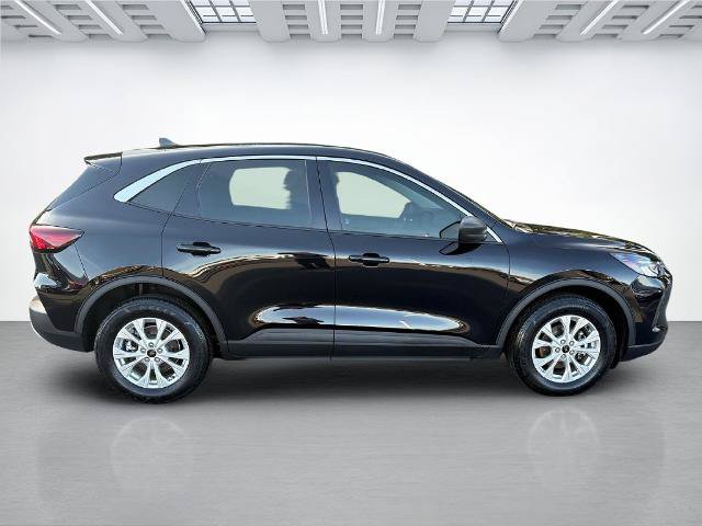 Certified 2023 Ford Escape Active w/ Tech Pack #1 AWD/4WD image 2