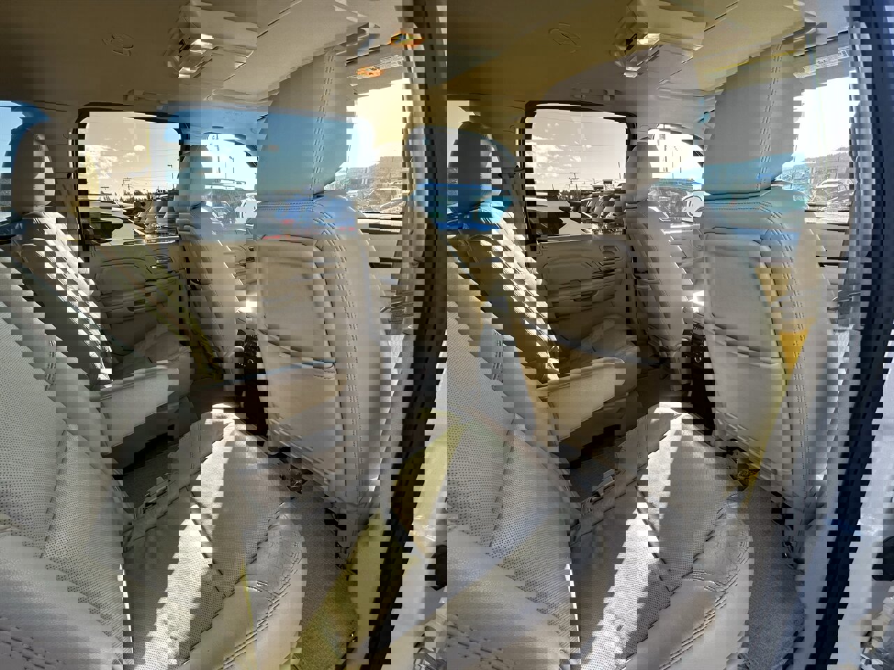 Used 2014 Cadillac Escalade ESV Premium image 25