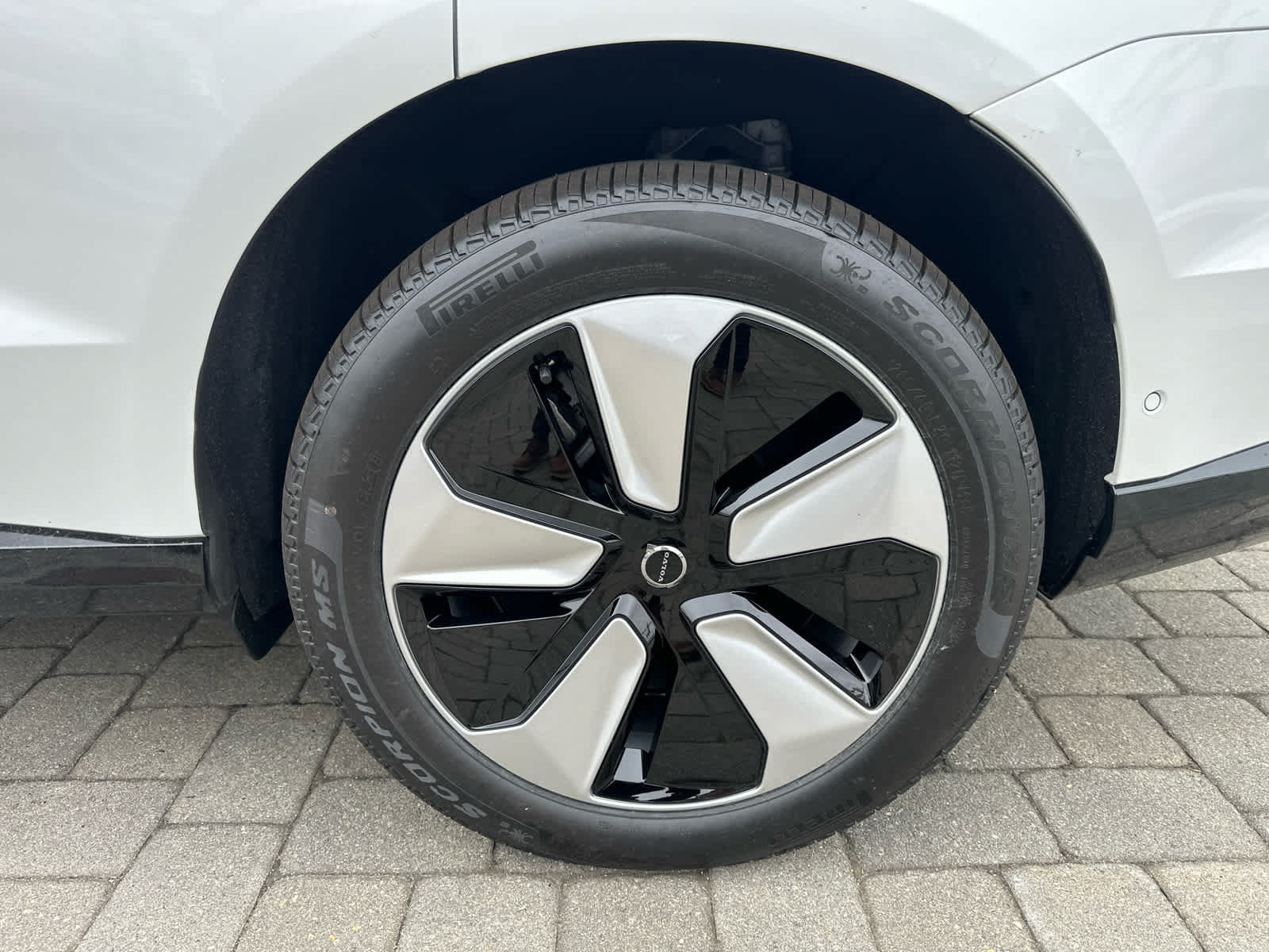 New 2026 Volvo EX90 Plus AWD/4WD image 34