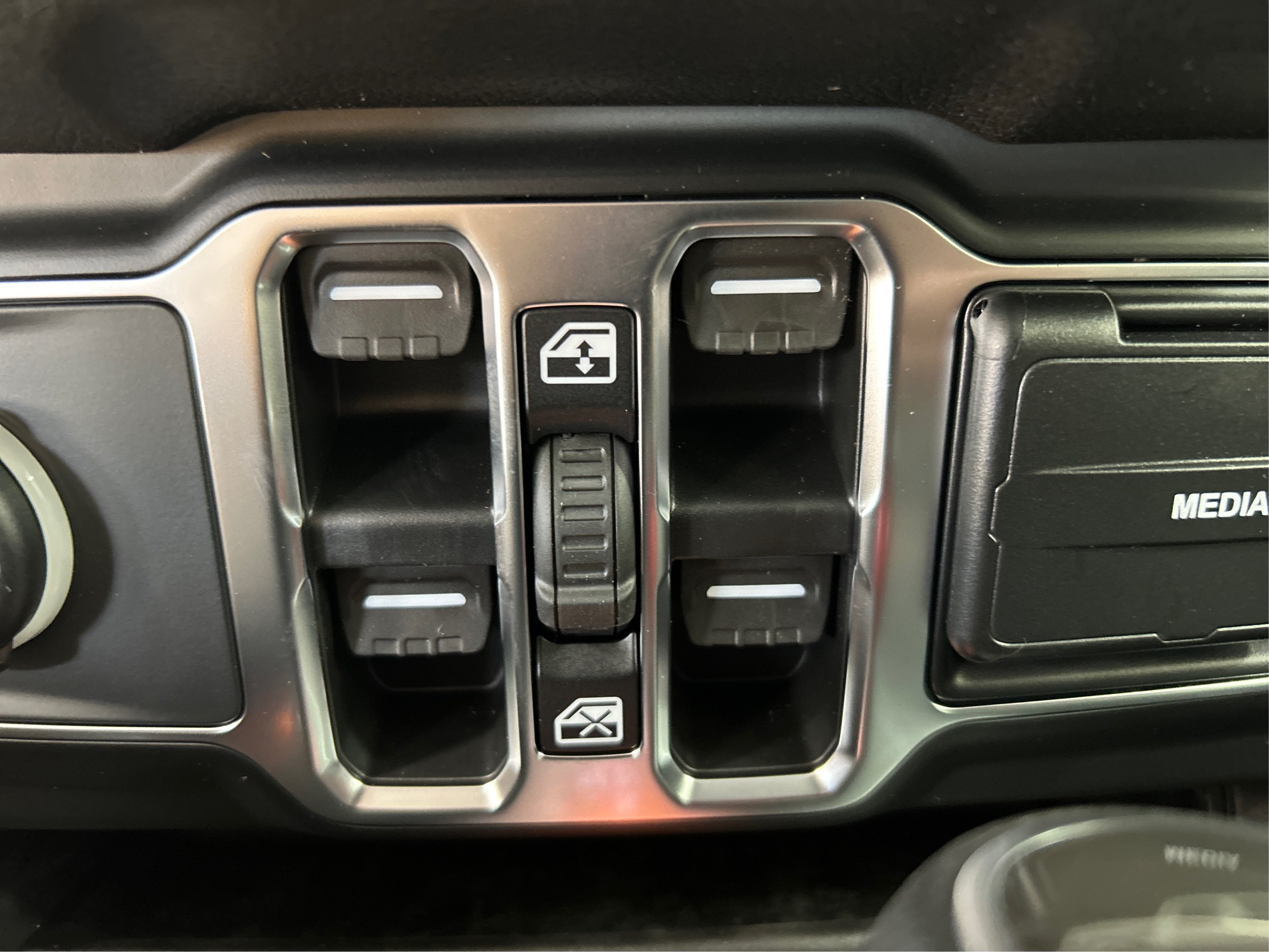 New 2026 Jeep Gladiator Sport AWD/4WD image 29