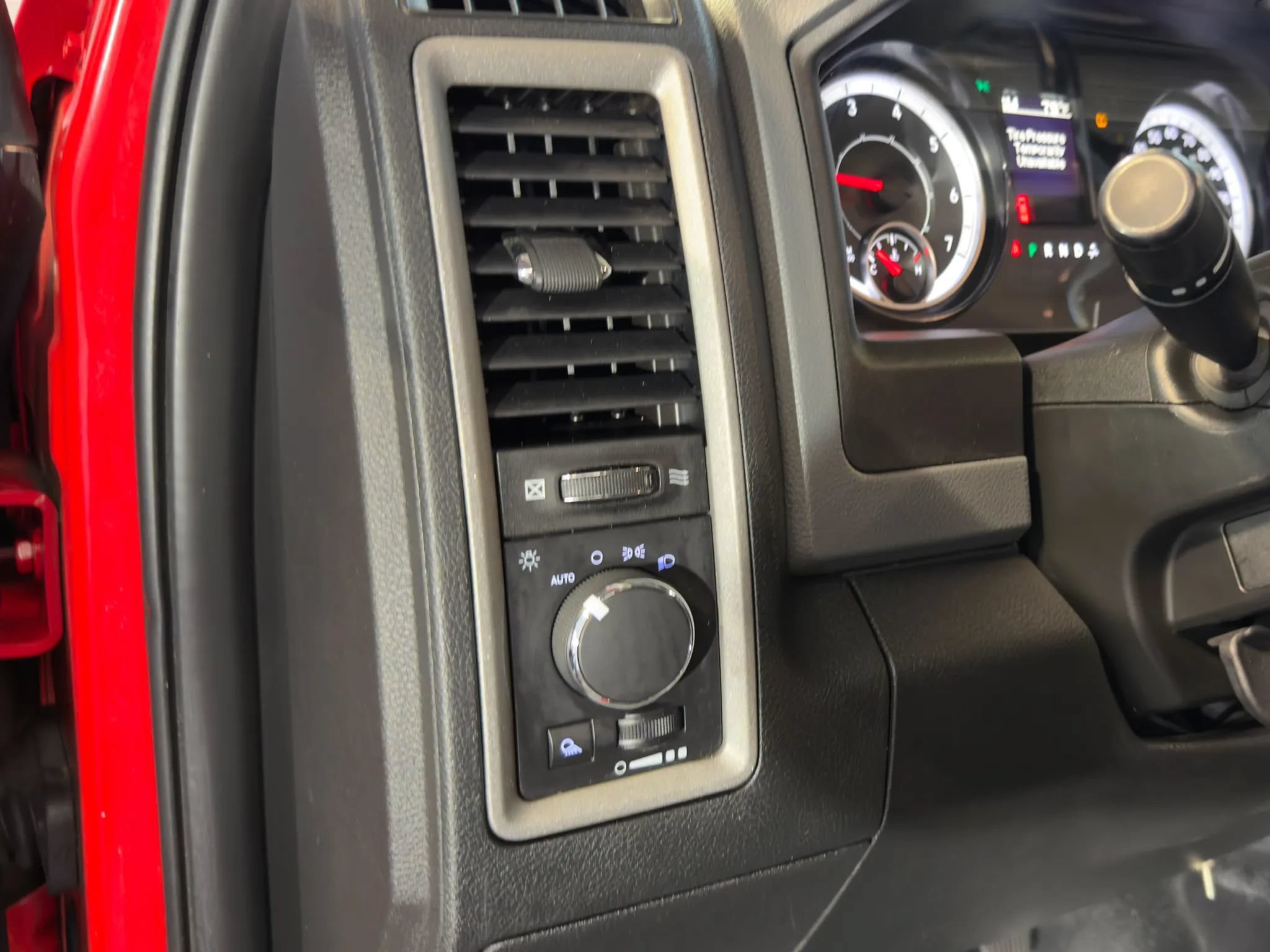 Used 2018 RAM 2500 Tradesman w/ Chrome Appearance Group AWD/4WD image 11