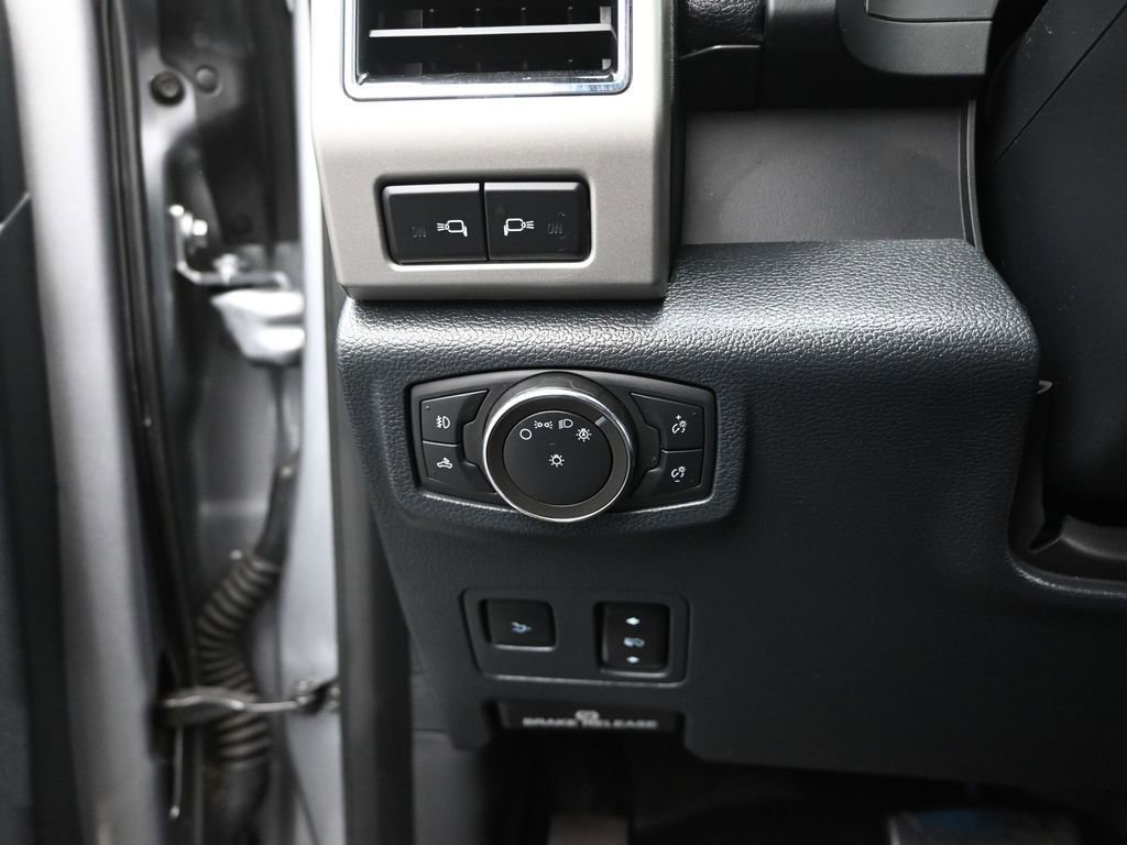 Used 2022 Ford F250 Lariat w/ Black Appearance Package image 11