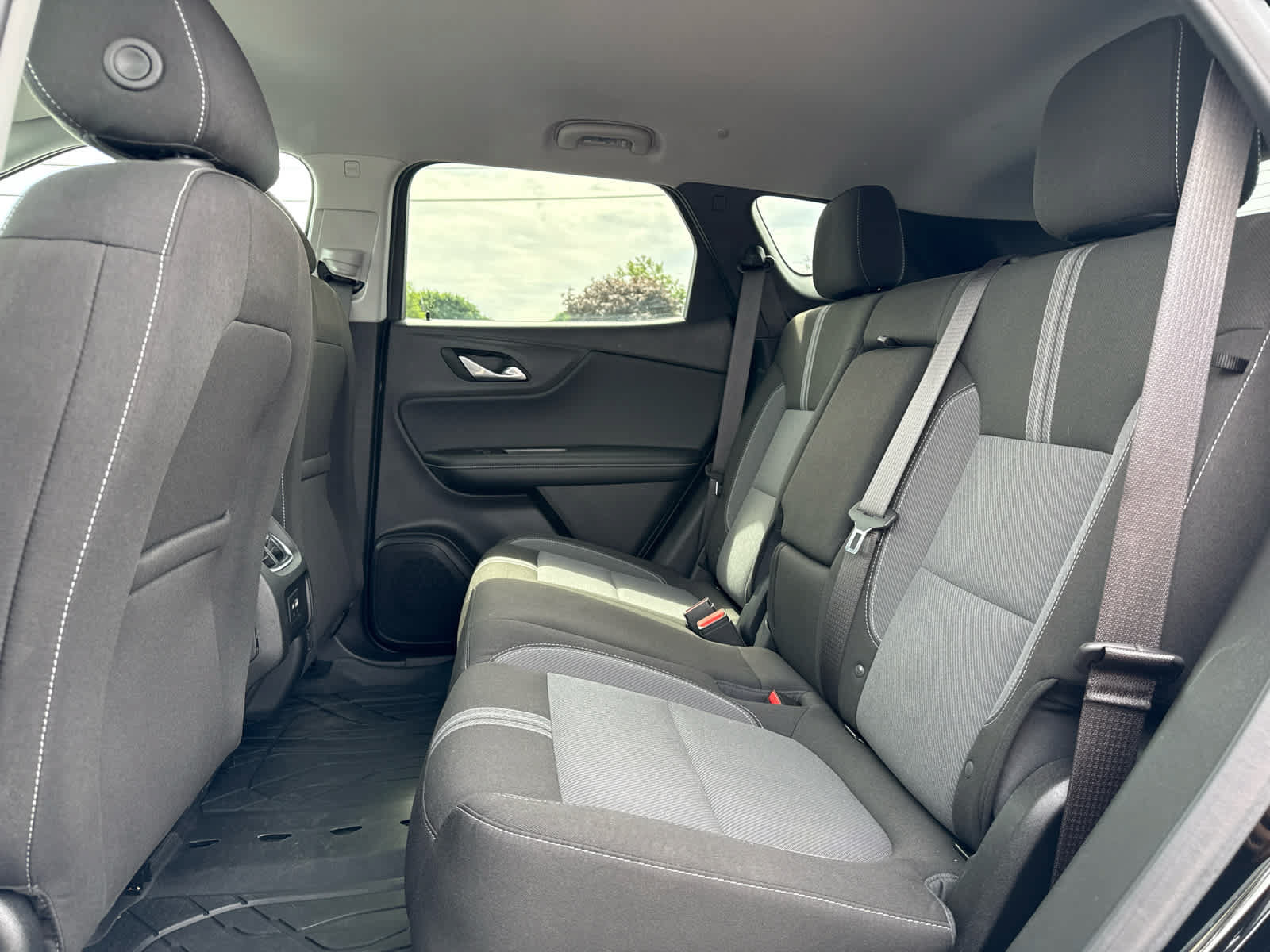 Certified 2024 Chevrolet Blazer LT w/ Convenience Package FWD image 21