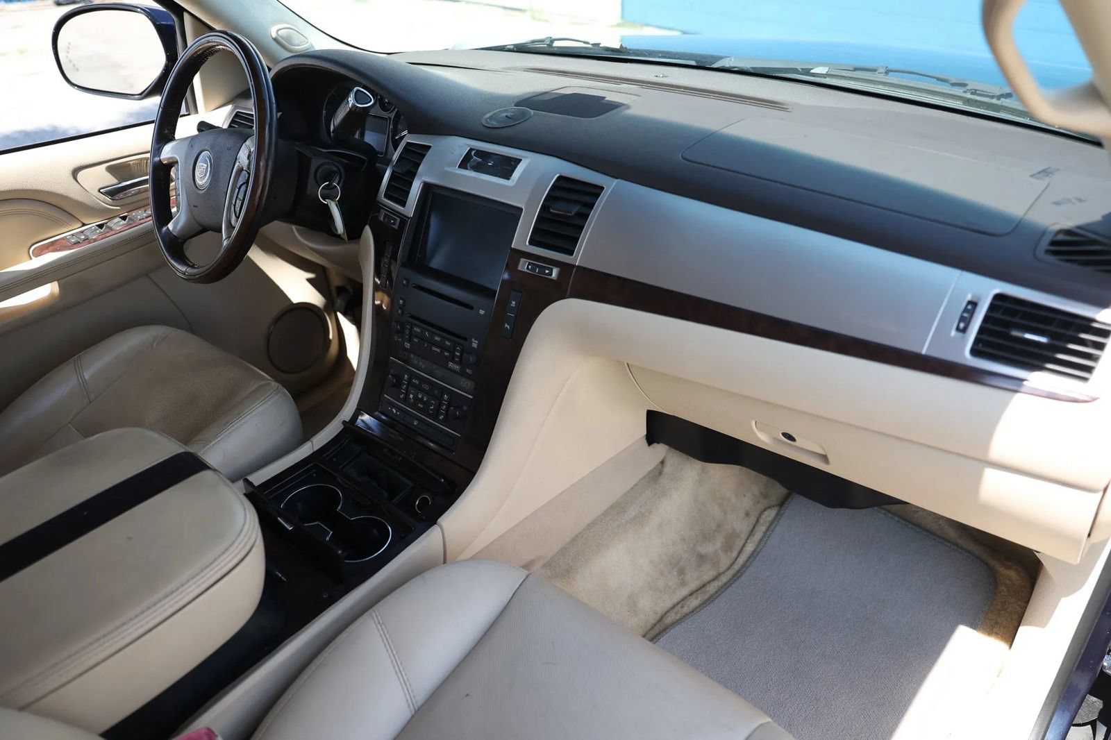 Used 2007 Cadillac Escalade ESV AWD w/ Information Package image 27