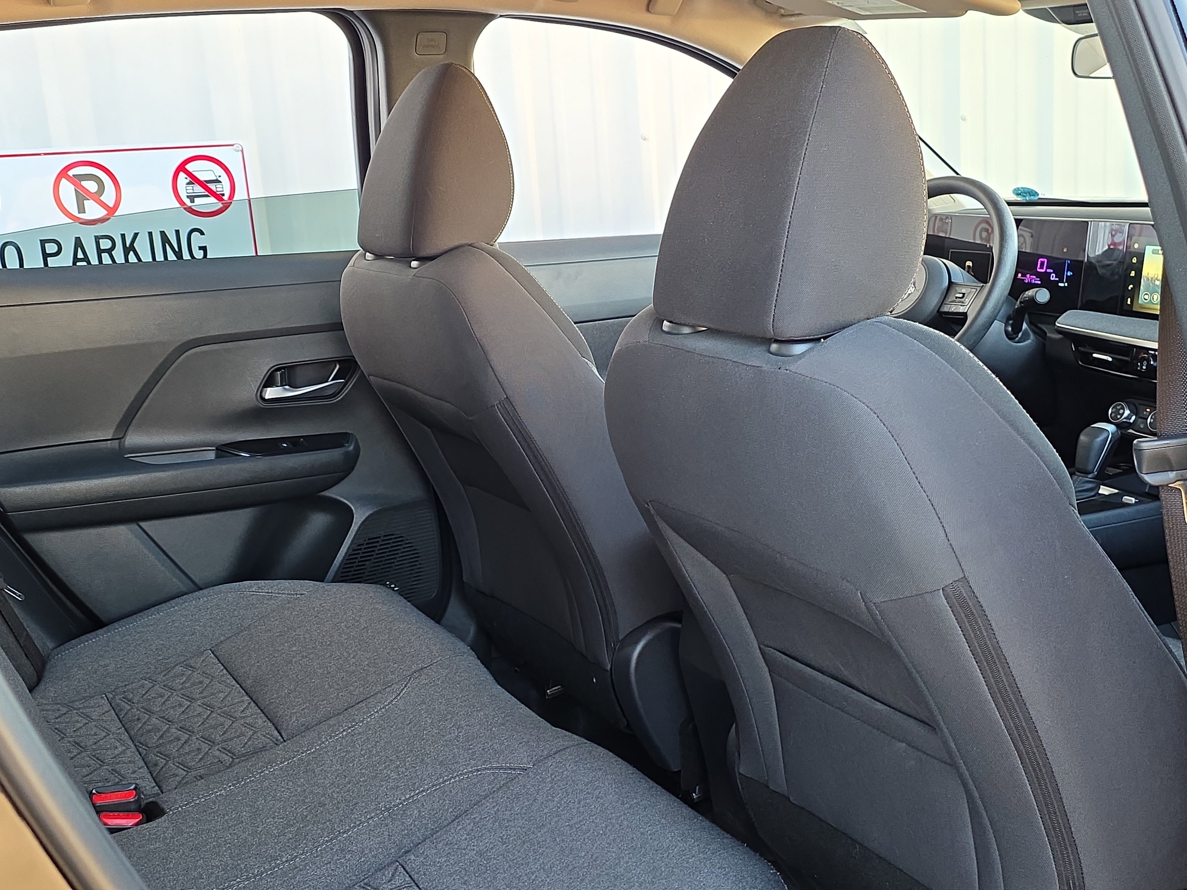 Used 2025 Nissan Kicks SV image 29