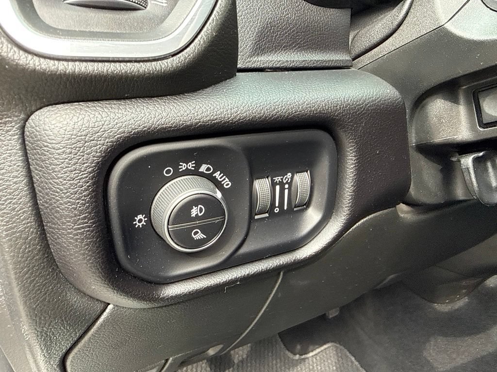 Used 2024 RAM 2500 Laramie AWD/4WD image 23