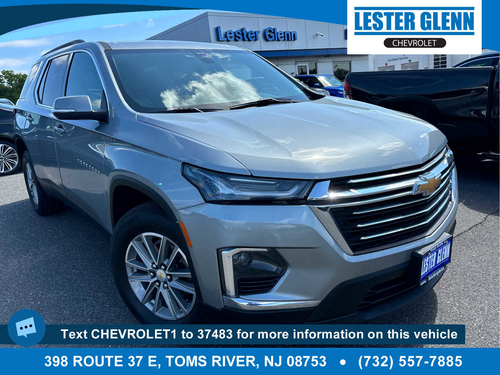 Certified 2023 Chevrolet Traverse LT FWD image 1