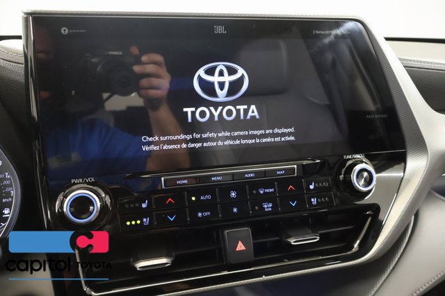 Certified 2021 Toyota Highlander Platinum AWD/4WD image 21