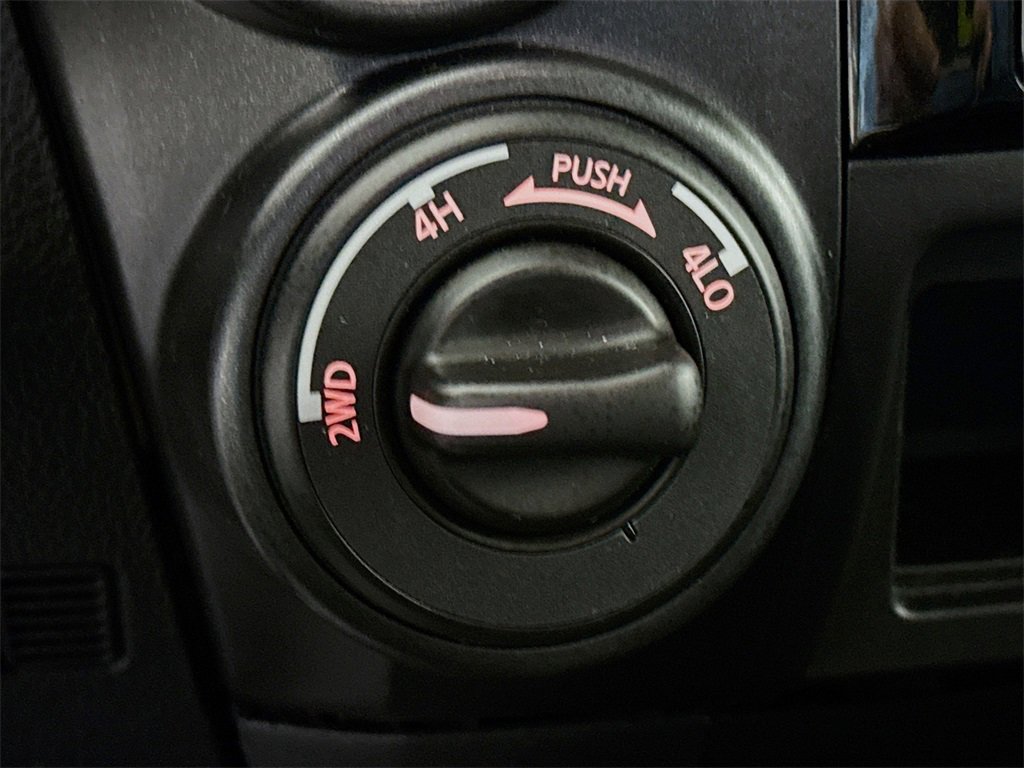 Used 2024 Nissan Titan PRO-4X image 10