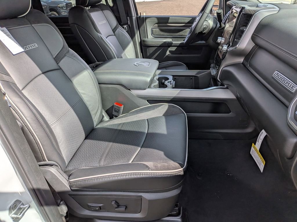 New 2026 RAM 2500 Laramie w/ Night Edition AWD/4WD image 16