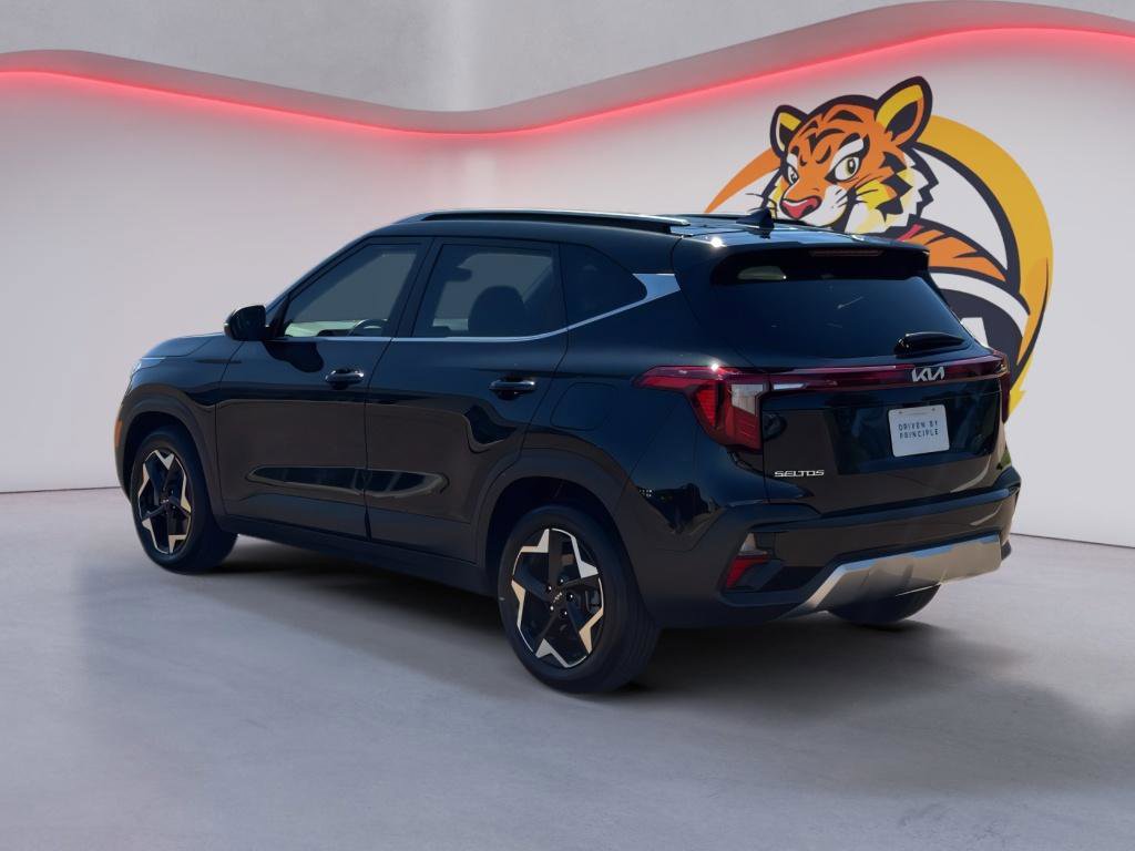 Used 2024 Kia Seltos EX image 7