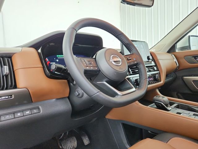 Used 2025 Nissan Pathfinder Platinum w/ Cargo Package image 18