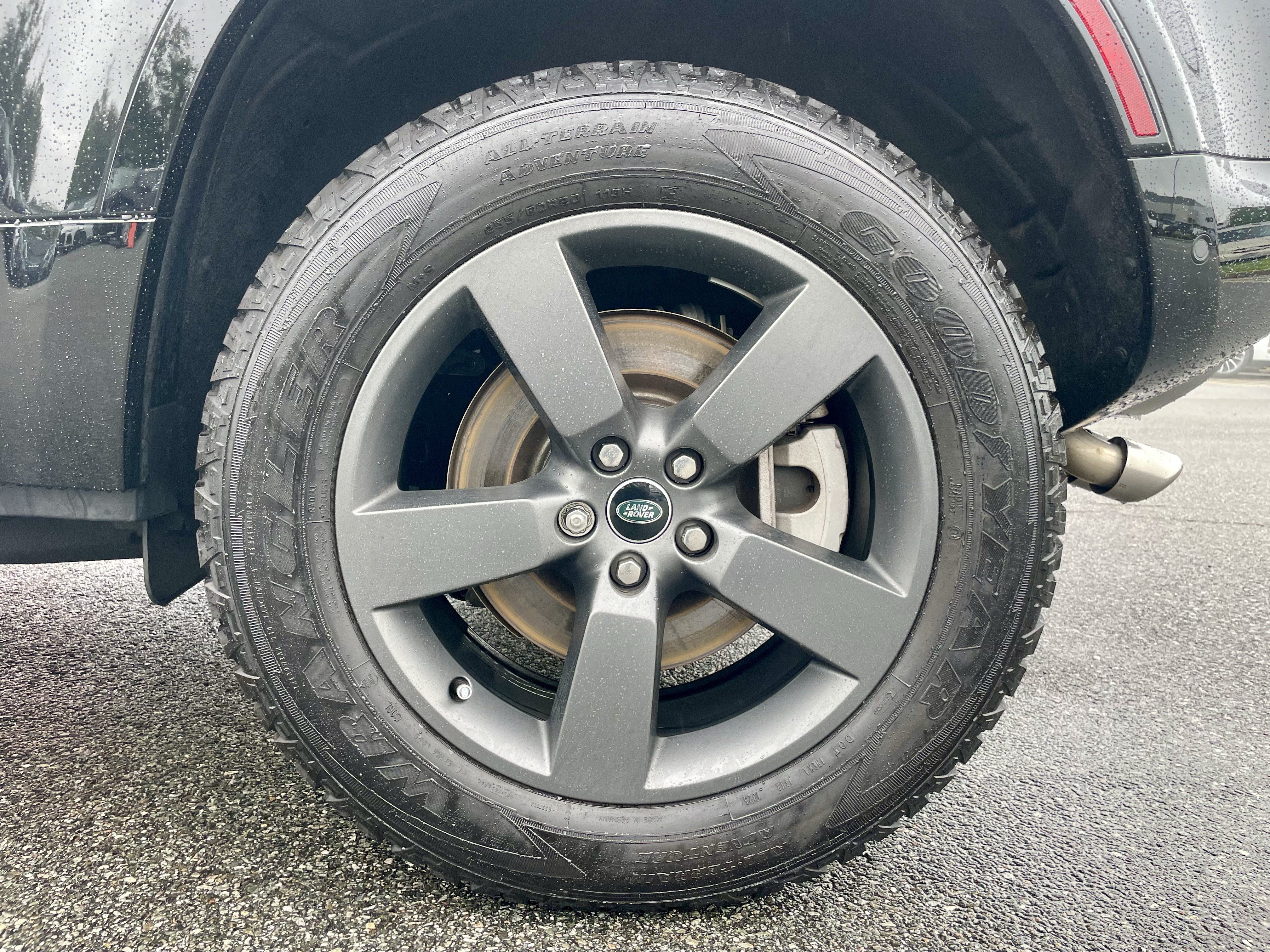 Certified 2025 Land Rover Defender 110 X-Dynamic SE AWD/4WD image 10