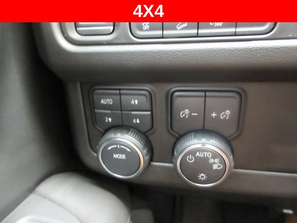 Certified 2023 Chevrolet Tahoe Z71 w/ Luxury Package AWD/4WD image 30