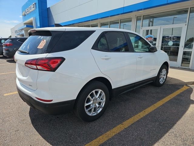 Certified 2024 Chevrolet Equinox LS w/ LS Convenience Package image 3