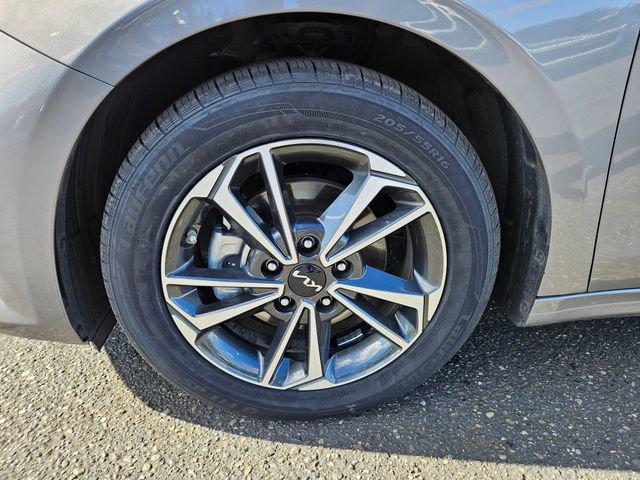 Used 2024 Kia Forte LXS image 9