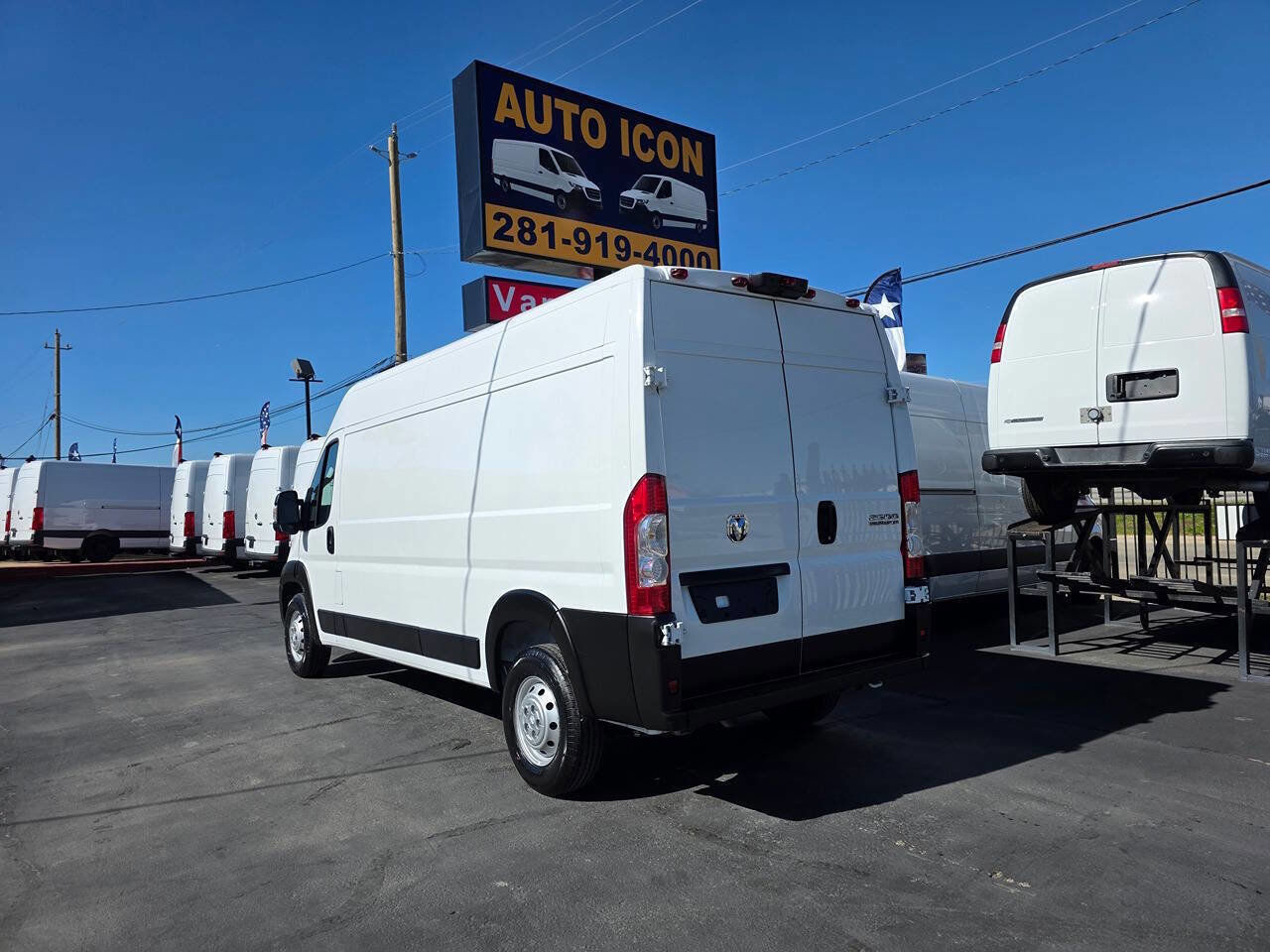 Used 2023 RAM ProMaster 2500 image 2