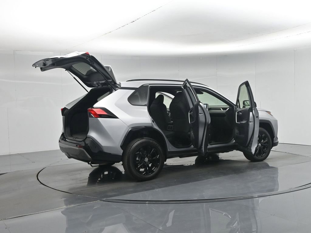 Used 2025 Toyota RAV4 SE AWD/4WD image 6