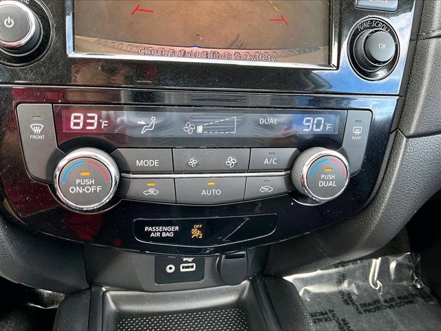 Used 2020 Nissan Rogue SV image 24