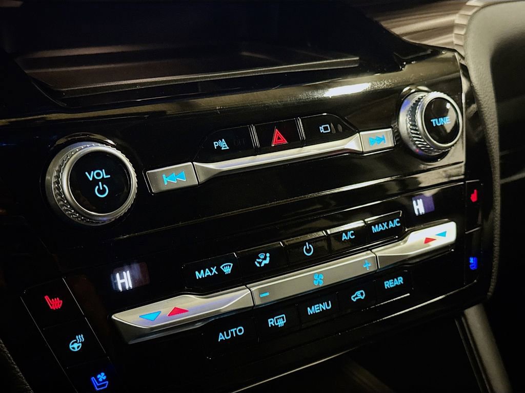 Used 2021 Ford Explorer Limited w/ Equipment Group 301A image 19