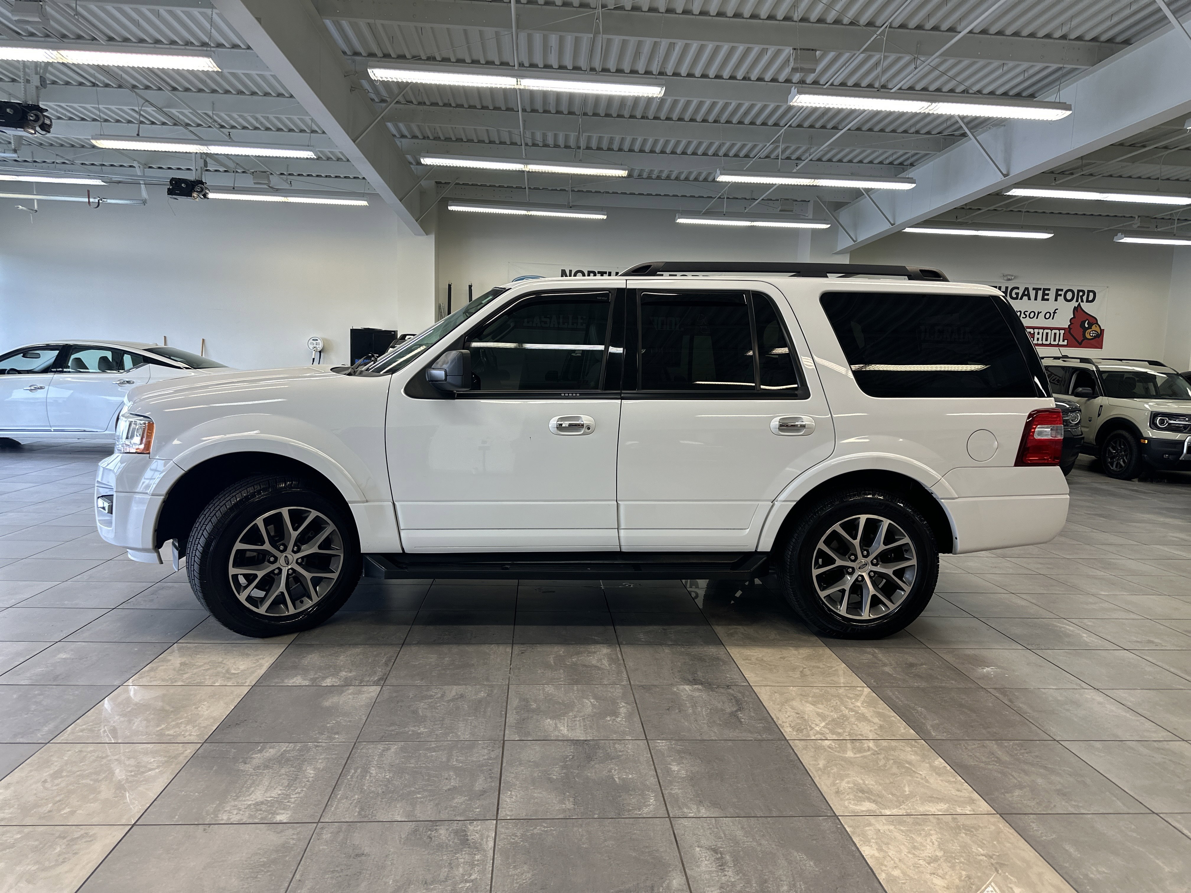 Used 2016 Ford Expedition XLT w/ Equipment Group 202A image 18