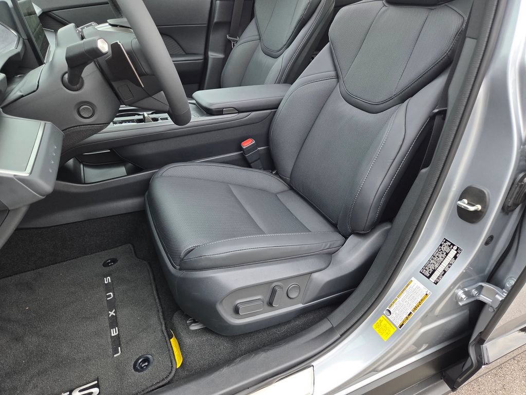 New 2026 Lexus ES 350e FWD image 6