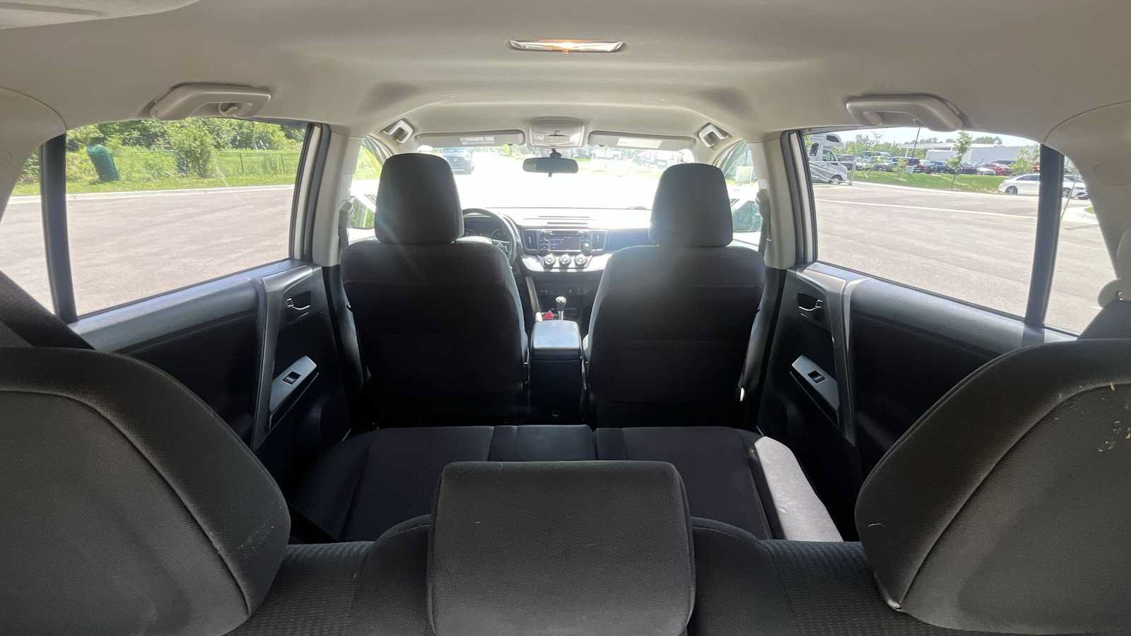 Used 2017 Toyota RAV4 LE AWD/4WD image 13