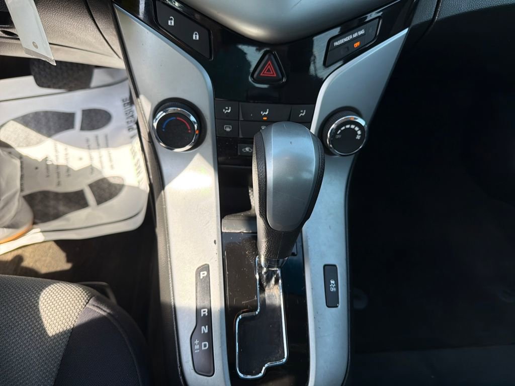 Used 2013 Chevrolet Cruze LS image 18