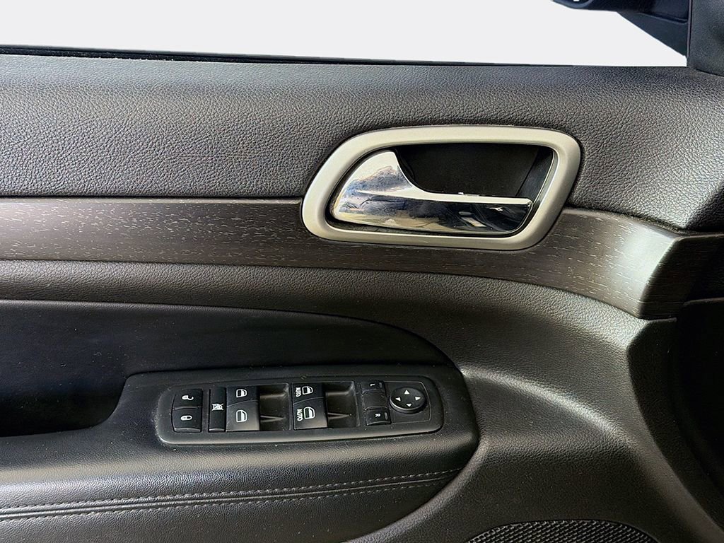 Used 2017 Jeep Grand Cherokee Altitude image 24
