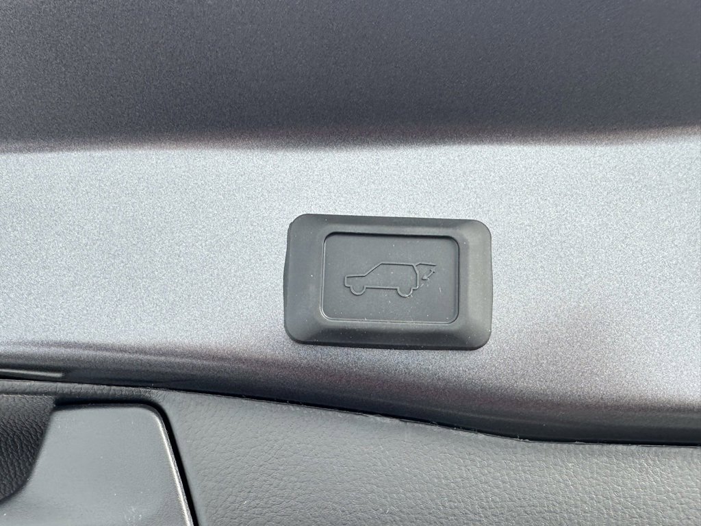 New 2025 Toyota RAV4 XLE image 14