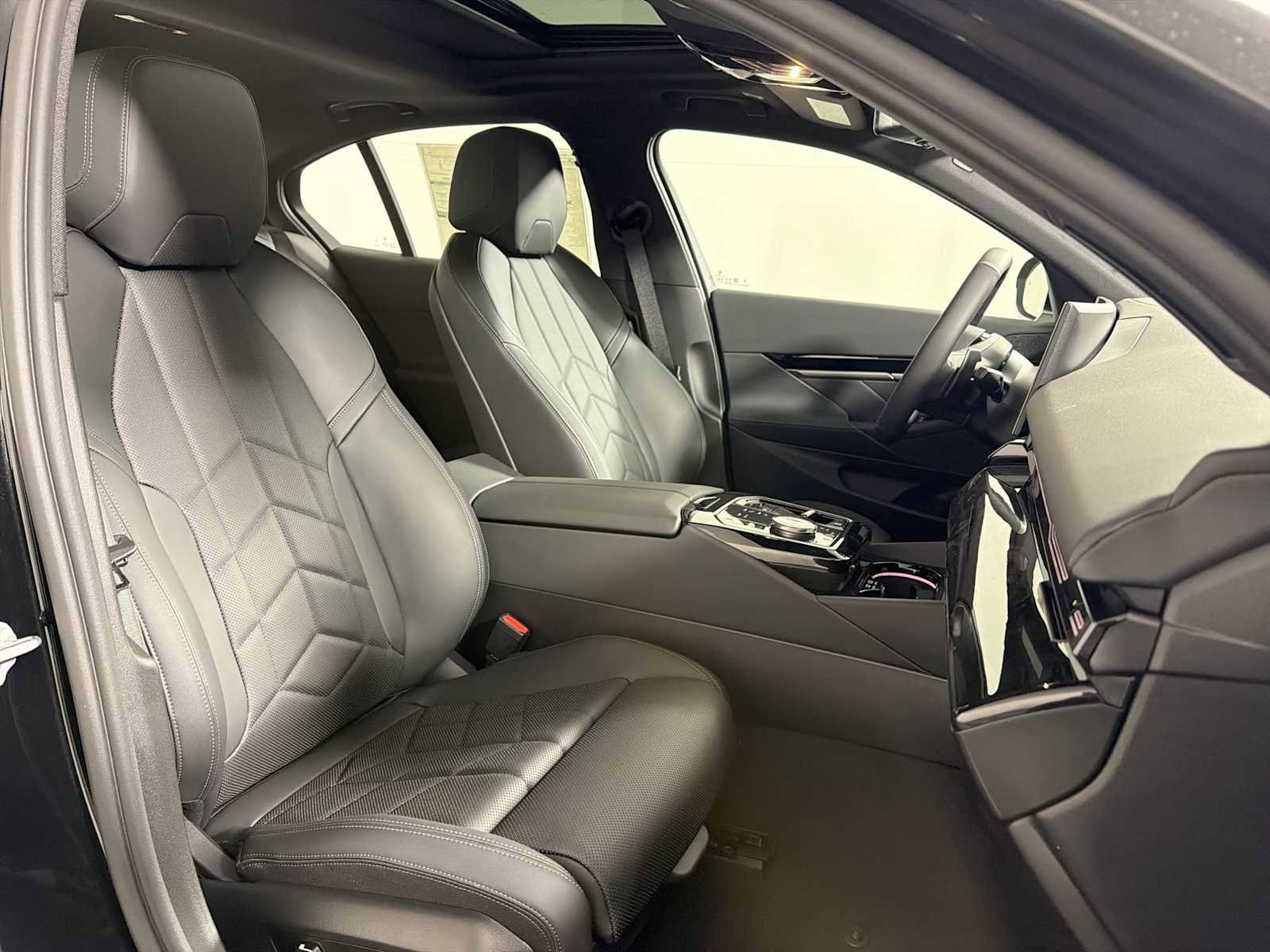 New 2026 BMW 530i xDrive AWD/4WD image 21