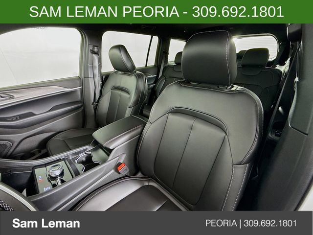New 2025 Jeep Grand Cherokee L Limited w/ Black Appearance Package image 19