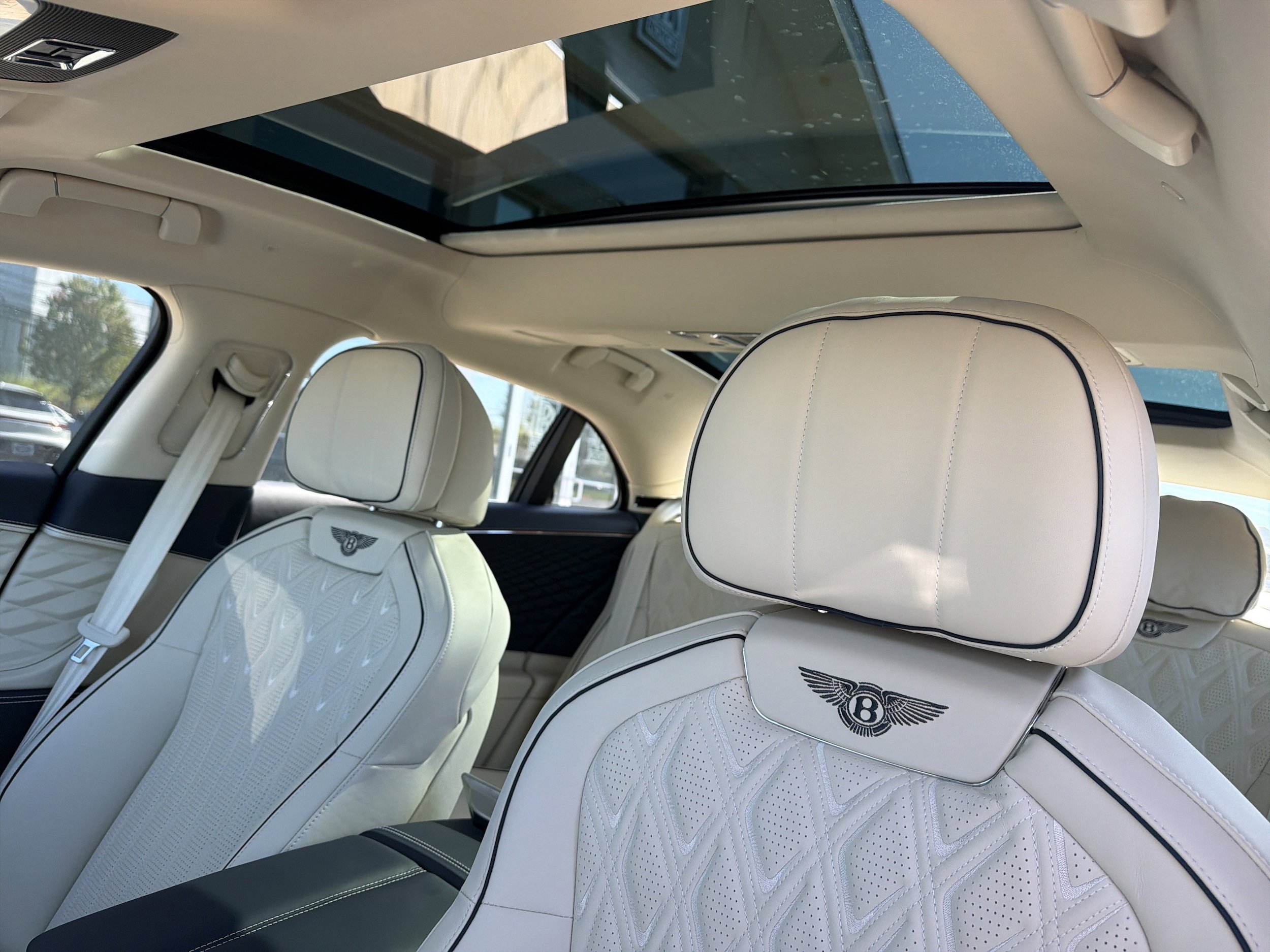 New 2026 Bentley Flying Spur Plug-In Hybrid AWD/4WD image 16