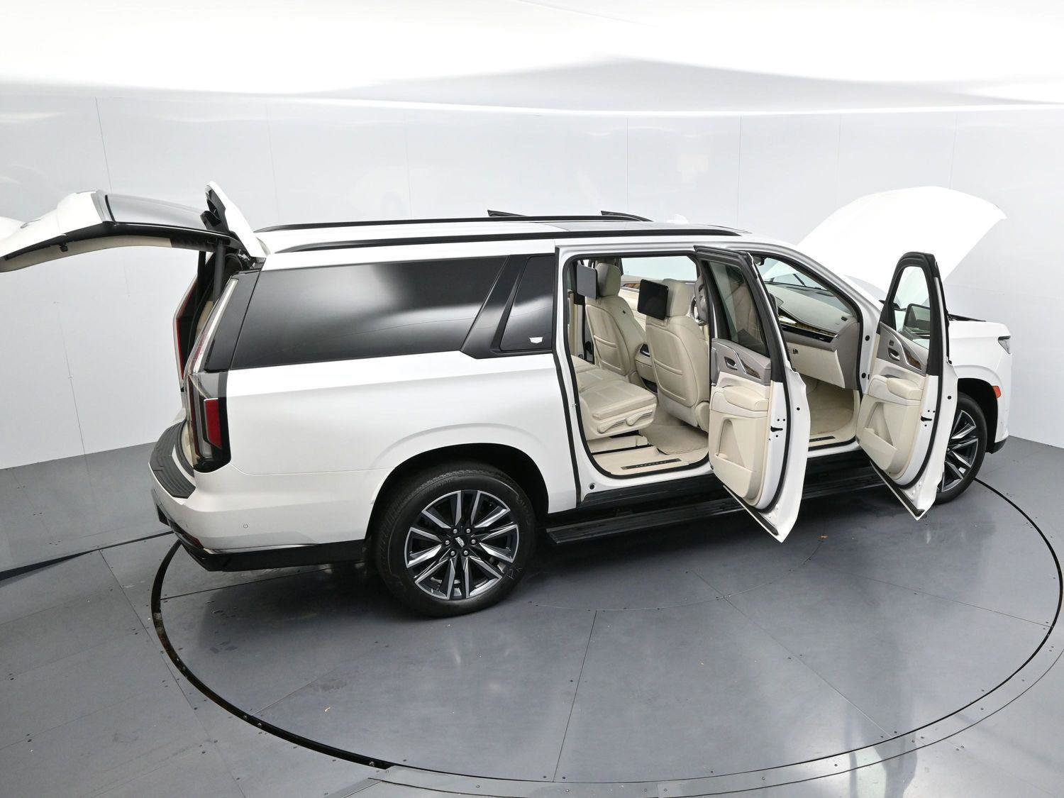 Certified 2022 Cadillac Escalade ESV Sport Platinum w/ Heavy-Duty Trailer Package image 49