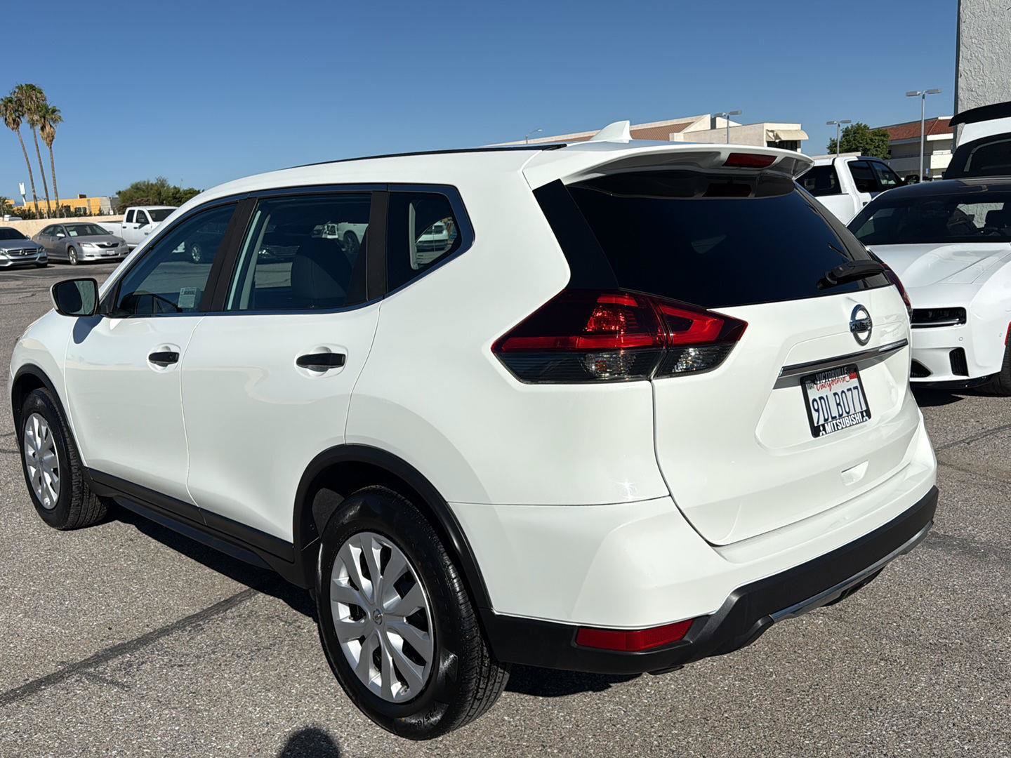 Used 2020 Nissan Rogue S FWD image 6