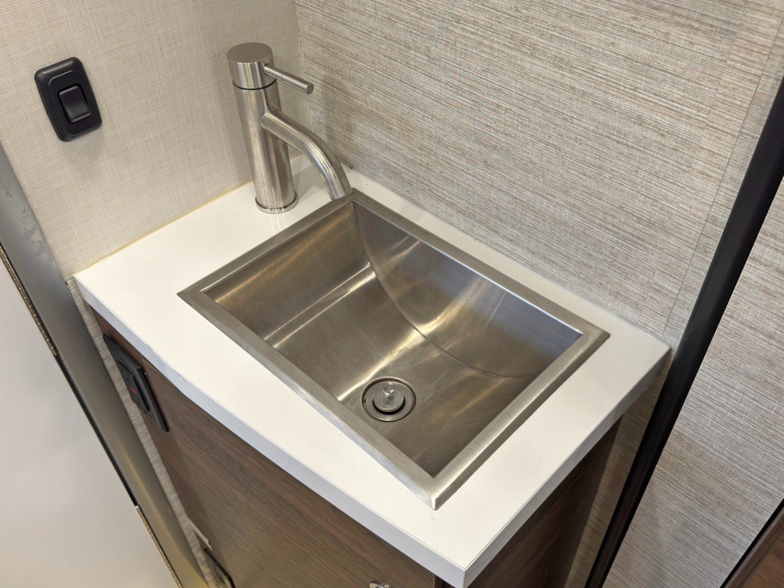 Used 2021 Mercedes-Benz Sprinter 3500 w/ Acoustic Package image 69