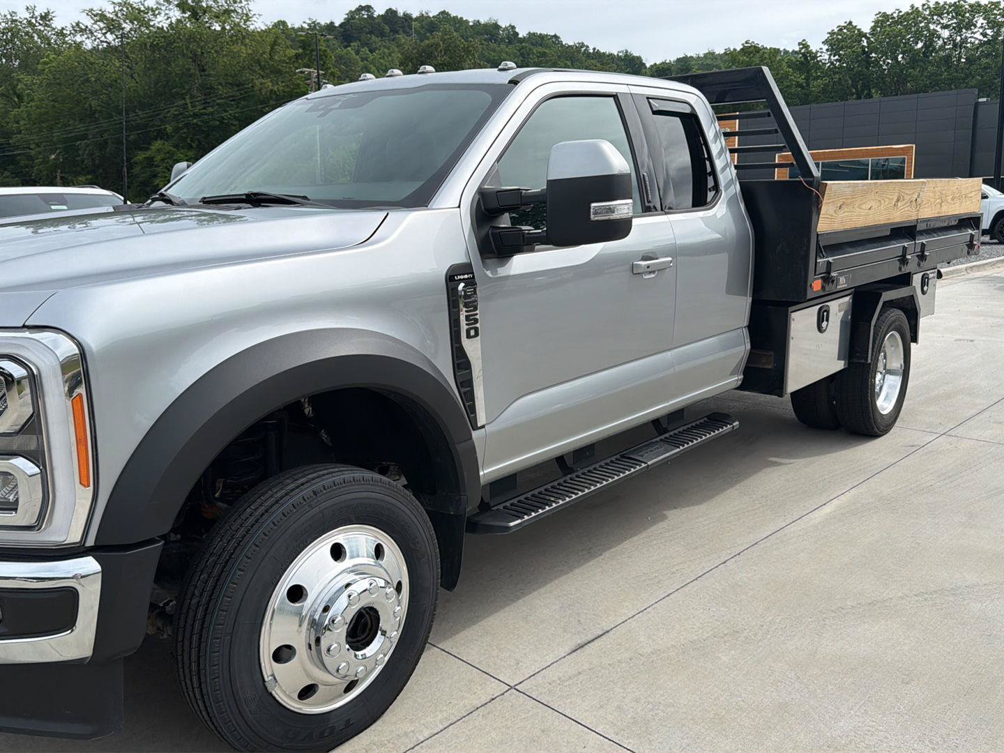 Used 2023 Ford F550 4x4 SuperCab Super Duty image 8
