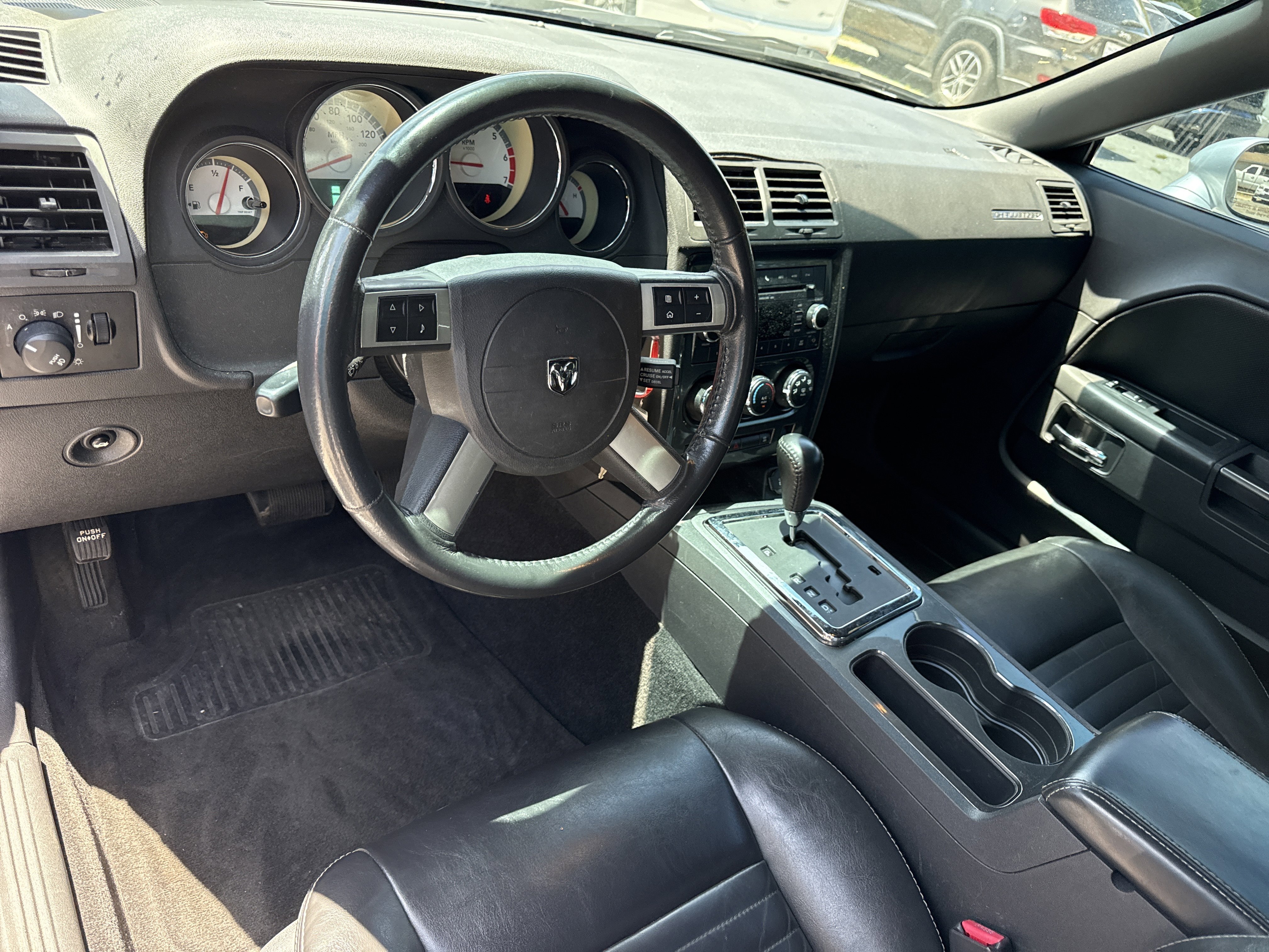 Used 2010 Dodge Challenger R/T RWD image 11