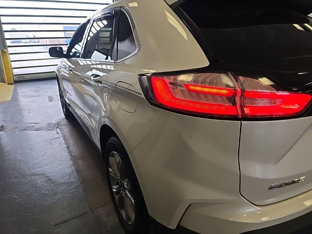 Used 2019 Ford Edge Titanium FWD image 6