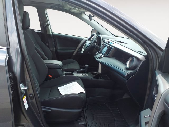 Used 2018 Toyota RAV4 XLE FWD image 15