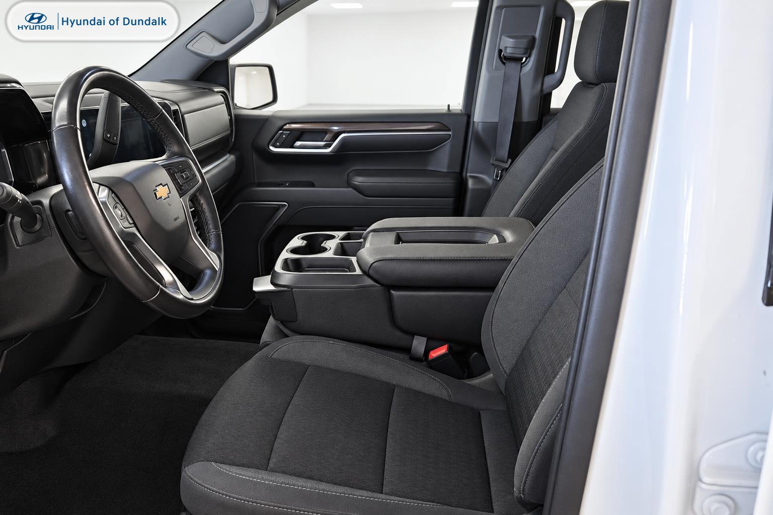 Used 2022 Chevrolet Silverado 1500 LT AWD/4WD image 7