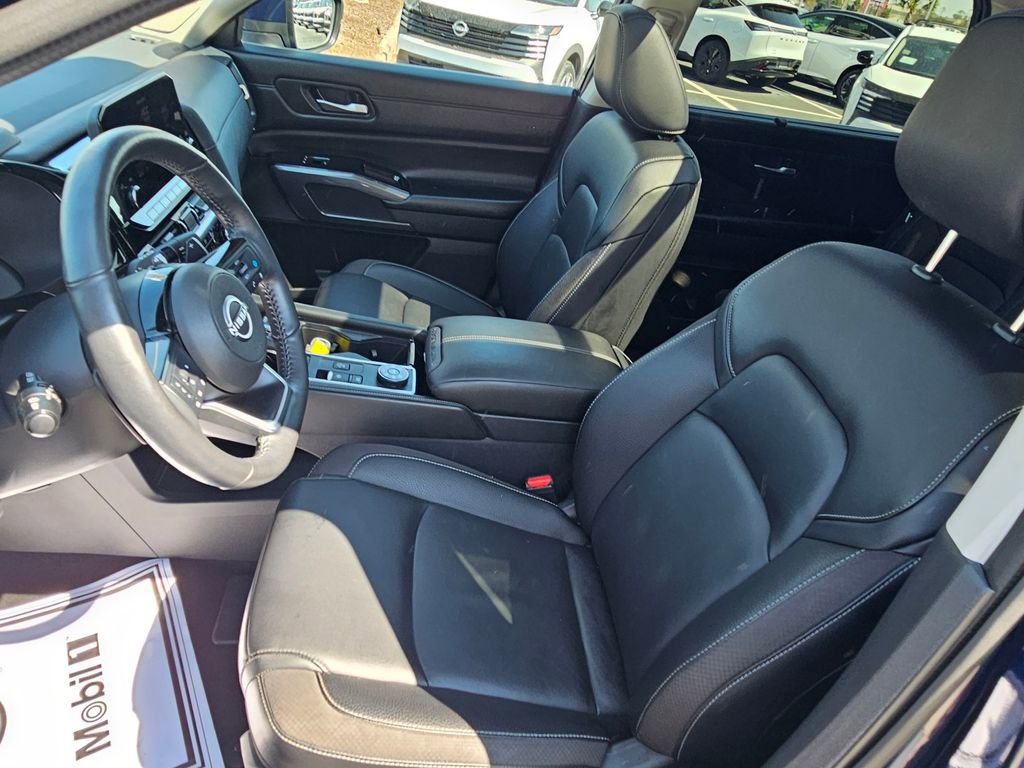 Used 2025 Nissan Pathfinder SL w/ SL Premium Package image 21