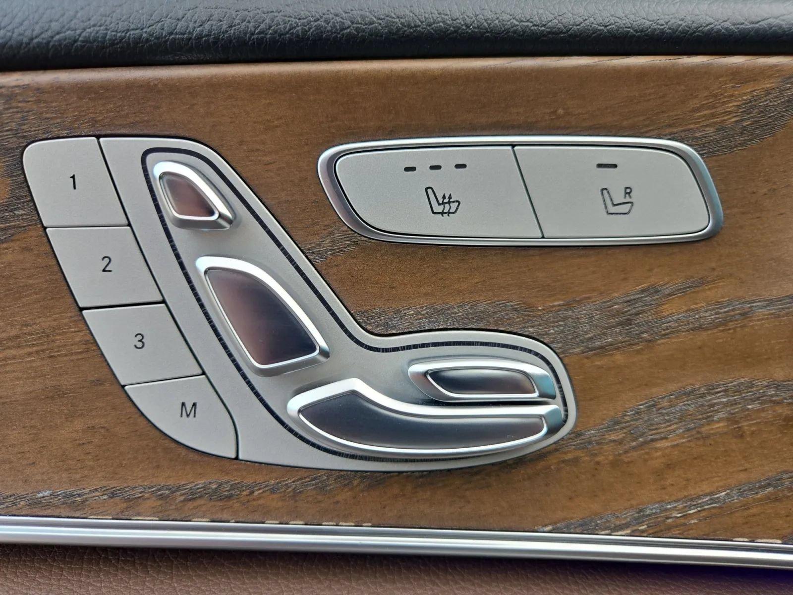 Used 2018 Mercedes-Benz E 300 image 17