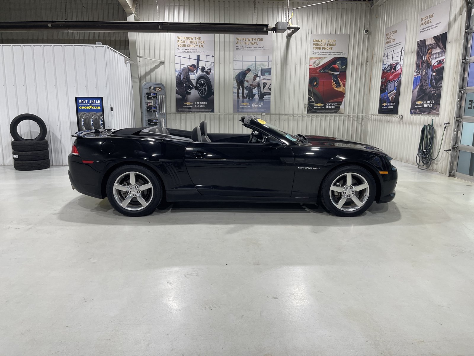 Used 2015 Chevrolet Camaro LT RWD image 17