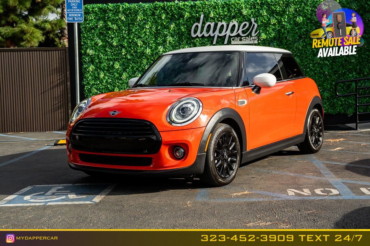 Used 2021 MINI Cooper 2-Door Hardtop w/ 6.5" Touchscreen Package FWD image 1