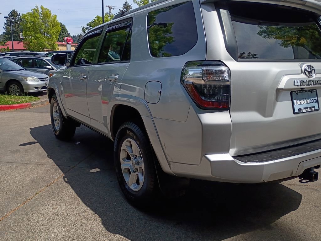 Used 2021 Toyota 4Runner SR5 AWD/4WD image 6