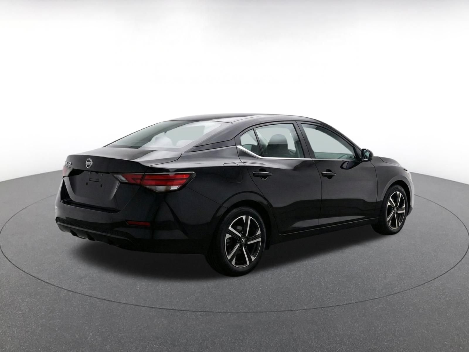 Used 2025 Nissan Sentra SV FWD image 9