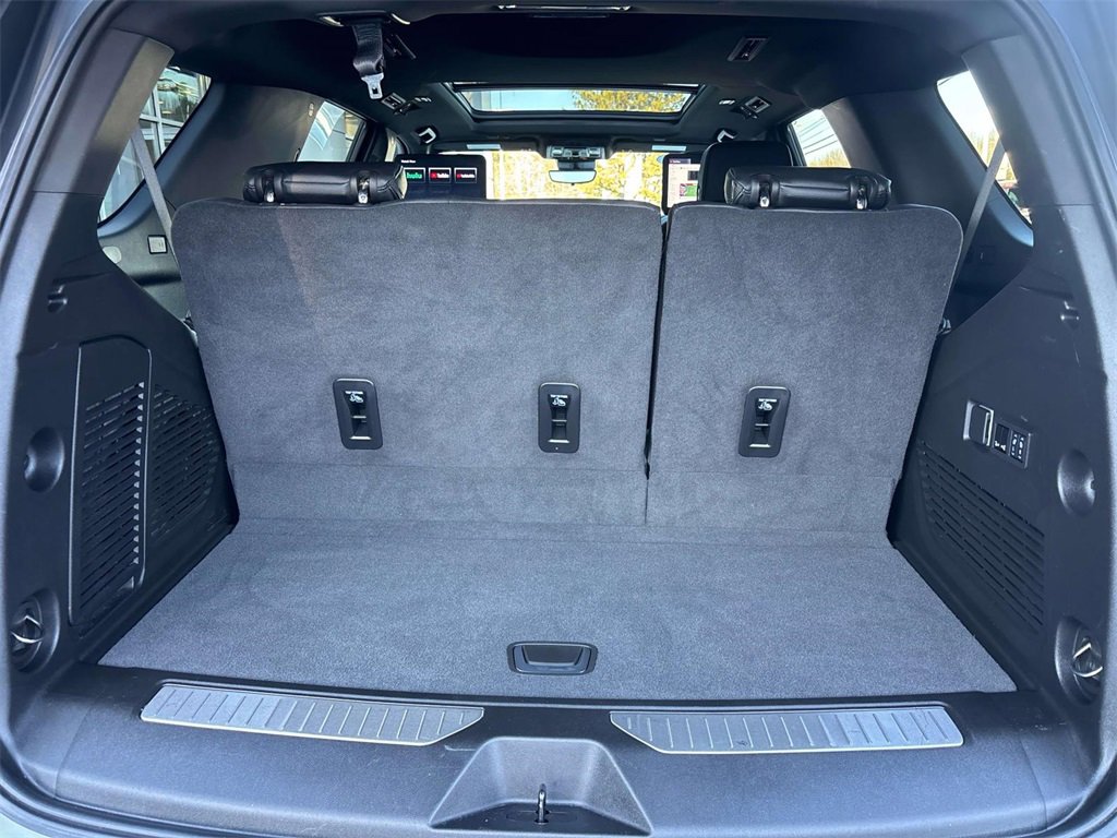 Used 2024 GMC Yukon Denali w/ Denali Reserve Package image 18